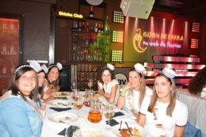 cena con espectáculo en gijón